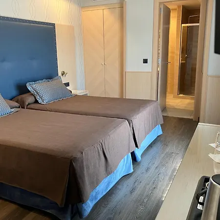Otel Pedro I De Aragon 4 Estrellas Superior Huesca