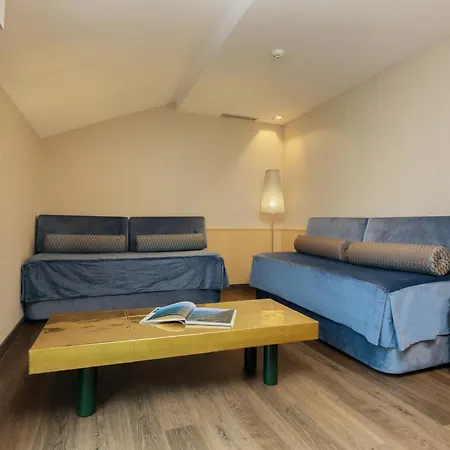 Pedro I De Aragon 4 Estrellas Superior