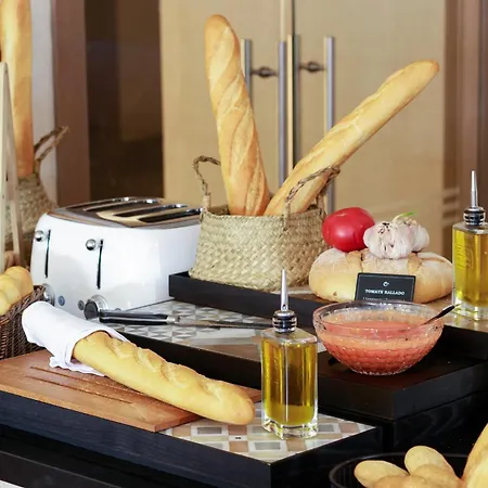 فندق بيدرو الأول دي أراغون 4*