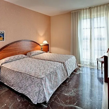 Pedro I De Aragon 4 Estrellas Superior 4*