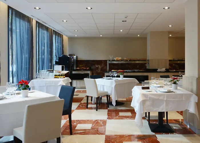 Pedro I De Aragon 4 Estrellas Superior Hotell 4*