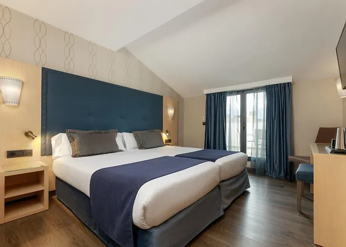 Pedro I De Aragon 4 Estrellas Superior Hotel