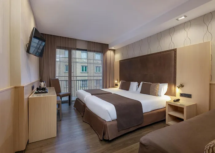 Pedro I De Aragon 4 Estrellas Superior Hotell