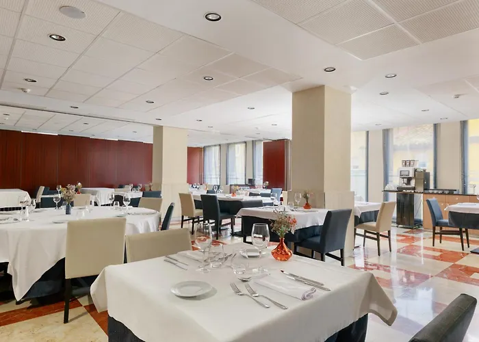 Pedro I De Aragon 4 Estrellas Superior Hotell