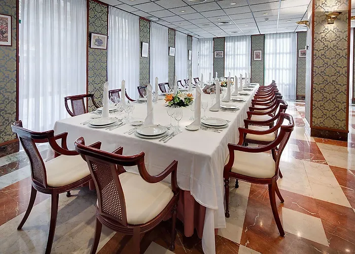 Pedro I De Aragon 4 Estrellas Superior Hotell