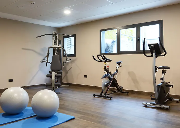 Pedro I De Aragon 4 Estrellas Superior Hotel