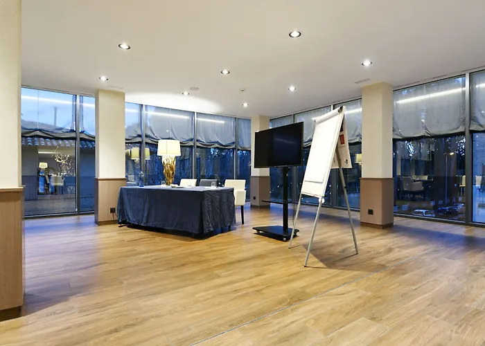 Hotell Pedro I De Aragon 4 Estrellas Superior Huesca