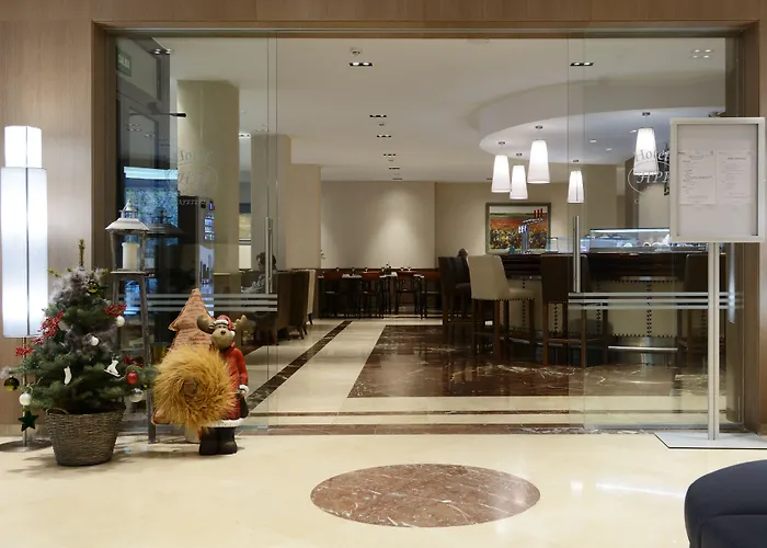 Pedro I De Aragon 4 Estrellas Superior Hotell